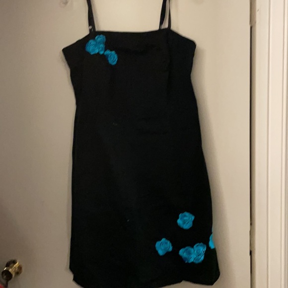 Black strap dress - Picture 2 of 2